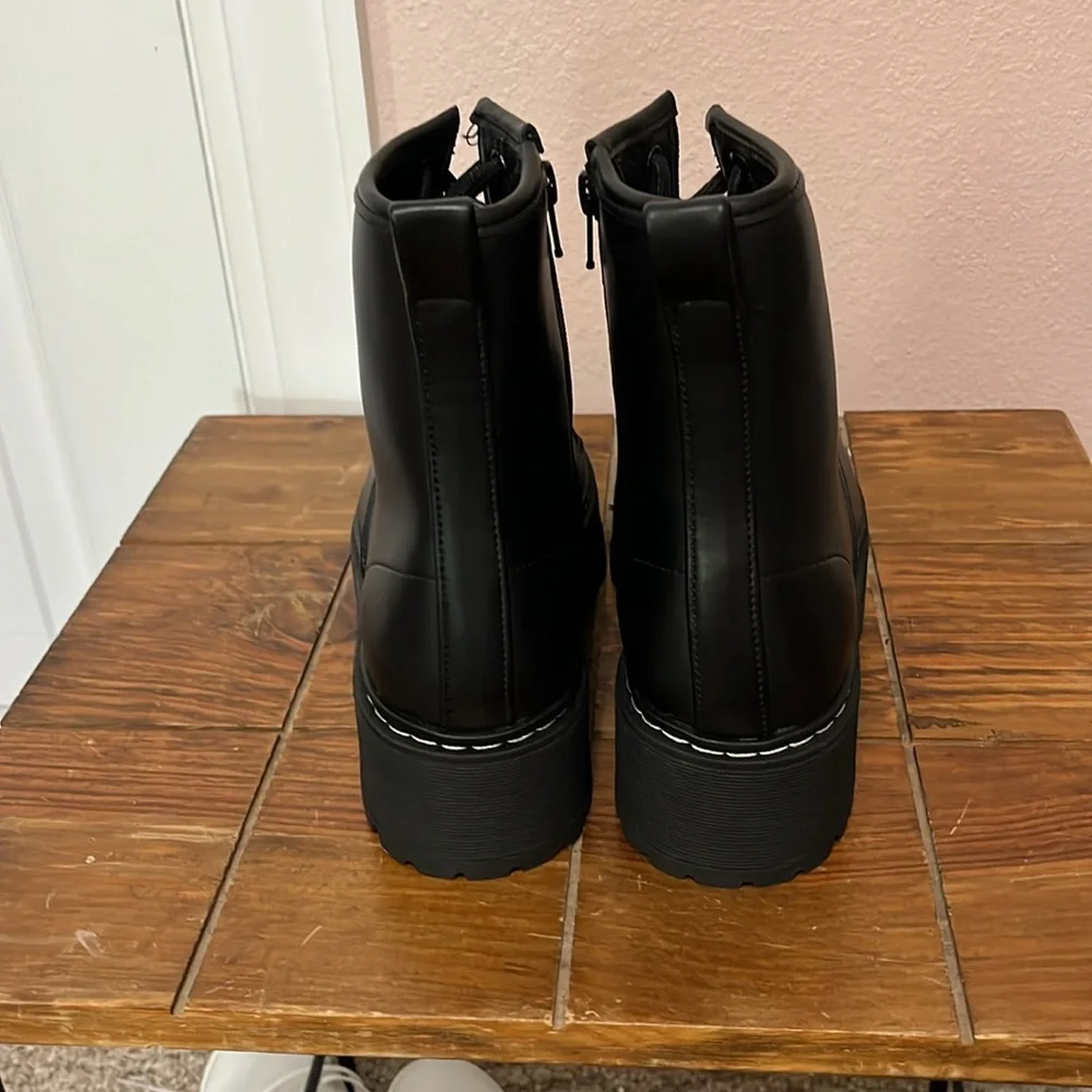 COPY - Steve Madden Bettyy 1 boot NWOT never worn - Picture 3 of 5